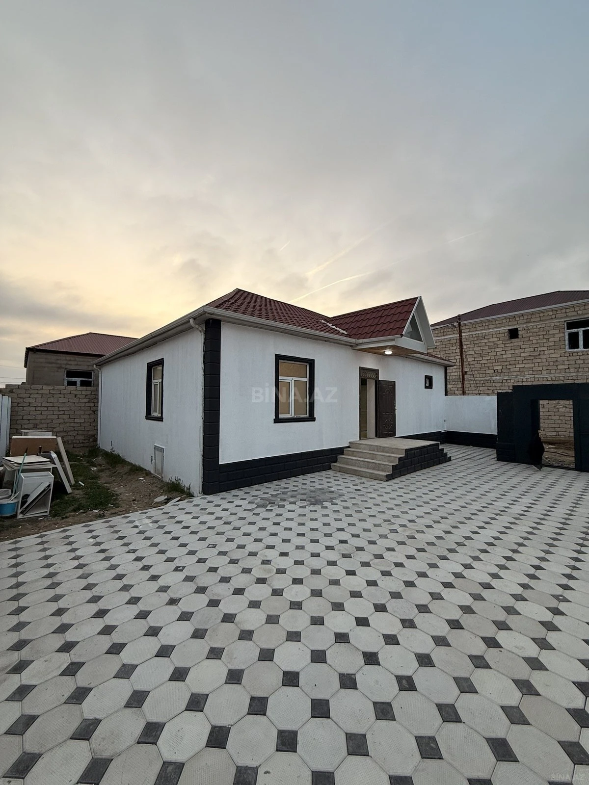 Satılır 4 otaqlı həyət evi 140 m²