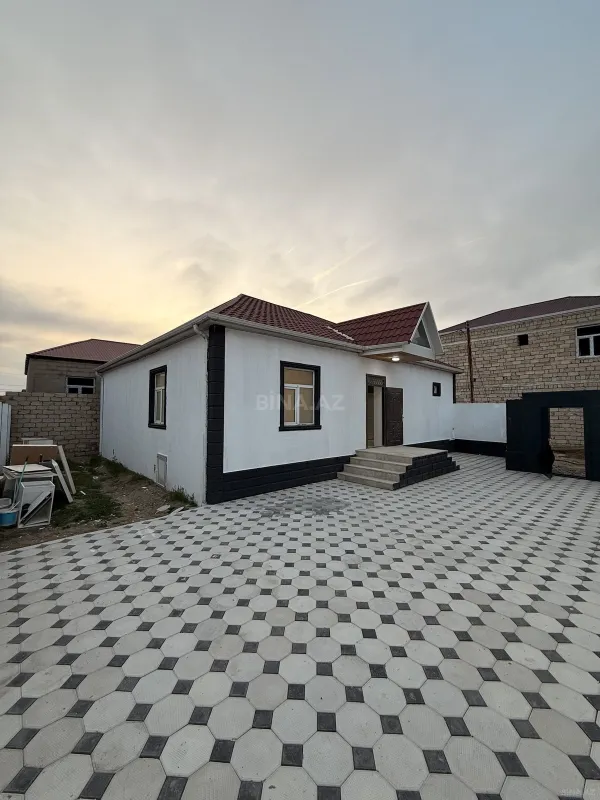 Satılır 4 otaqlı həyət evi 140 m²