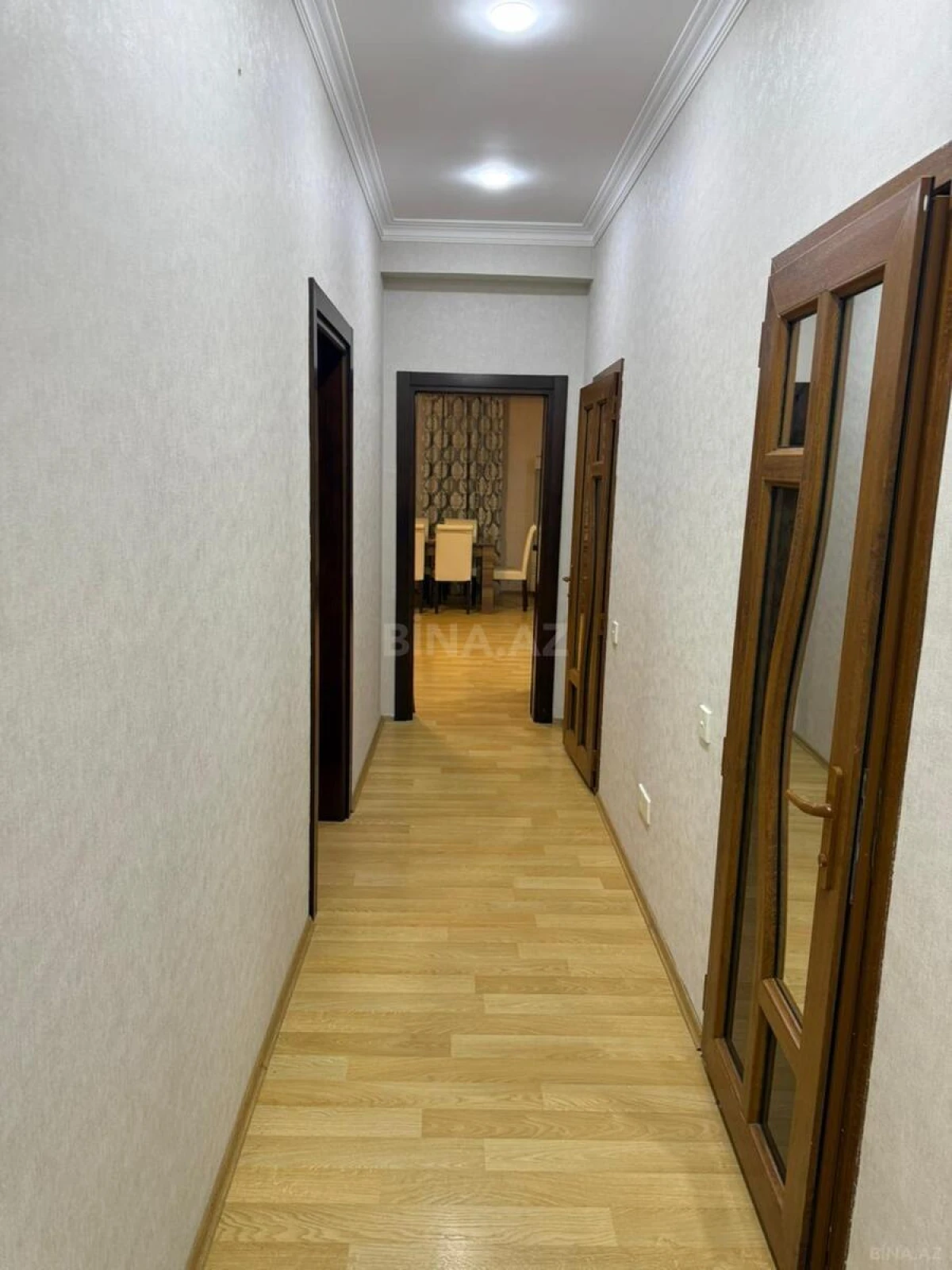 Kirayə verilir 2 otaqlı mənzil 75 m²