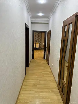 Kirayə verilir 2 otaqlı mənzil 75 m²