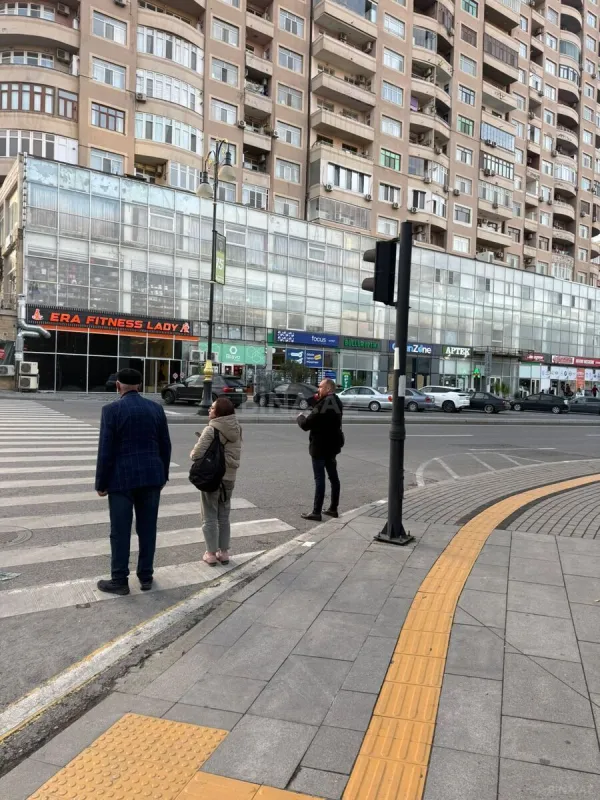 Kirayə verilir 2 otaqlı mənzil 75 m²