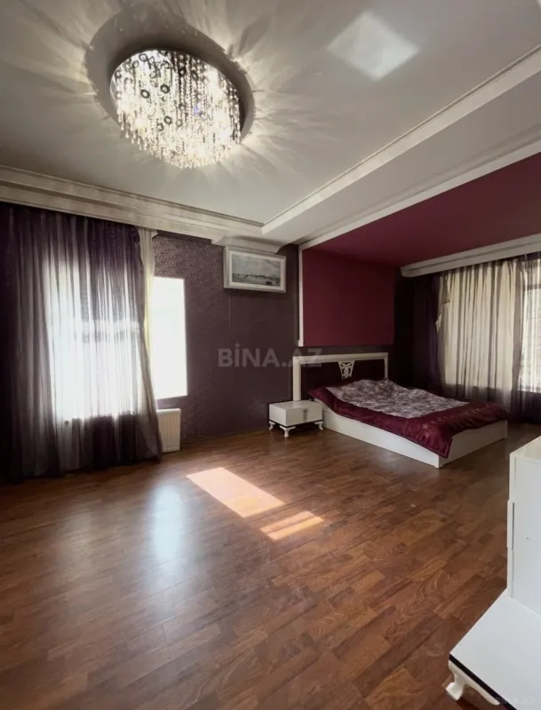 Satılır 10 otaqlı həyət evi 400 m²