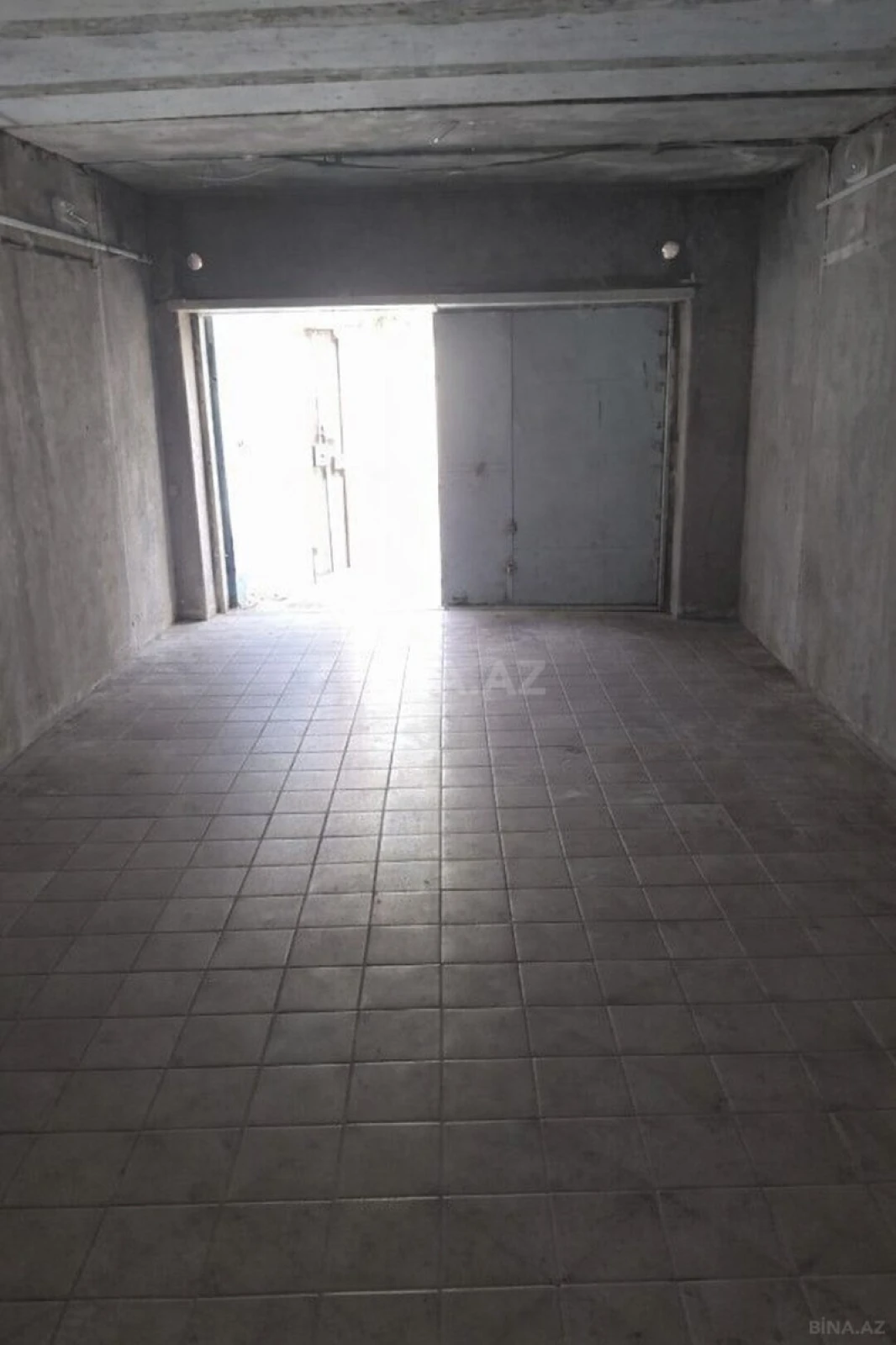 Satılır 10 otaqlı həyət evi 400 m²