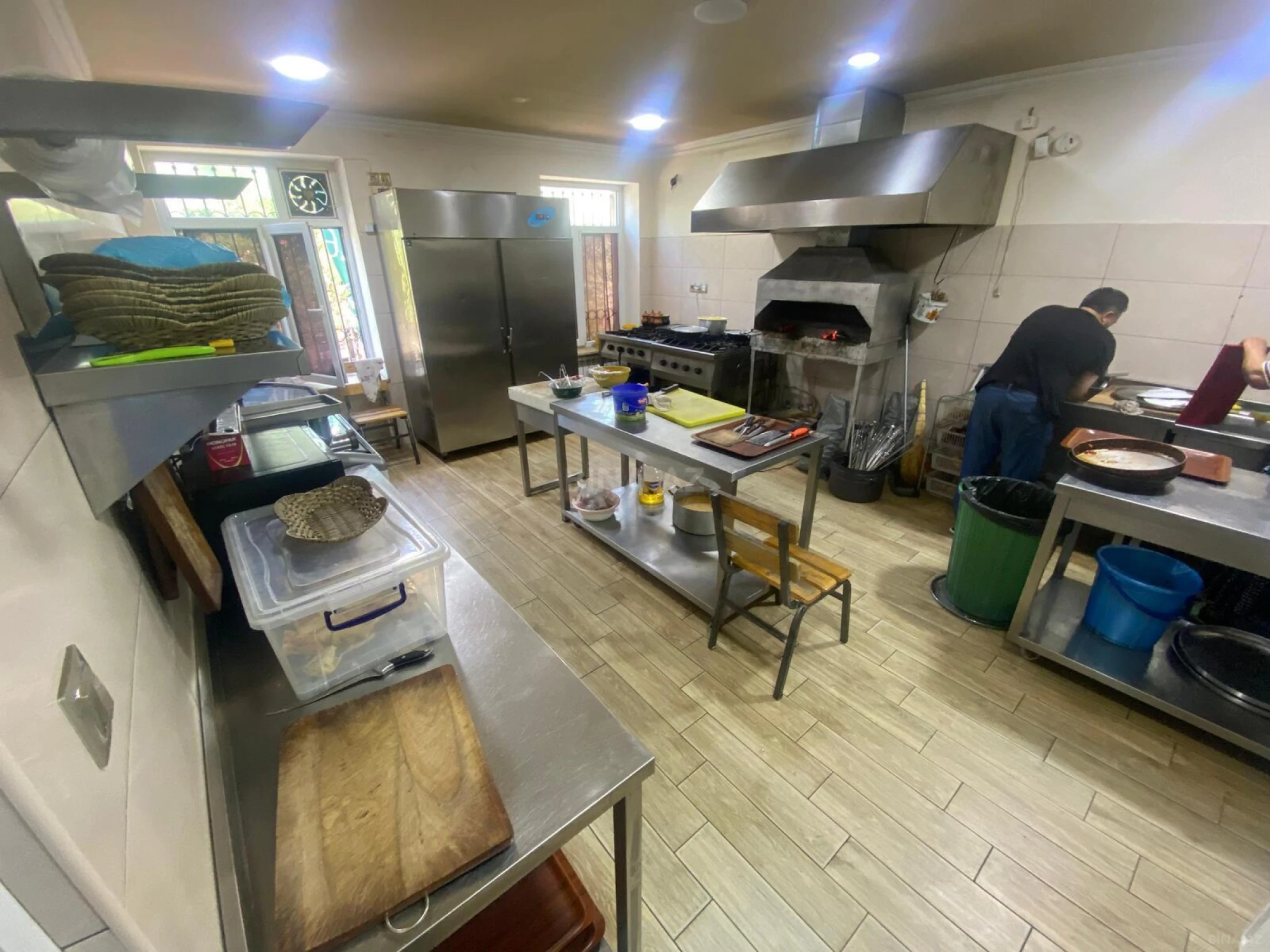 Satılır obyekt 260 m²