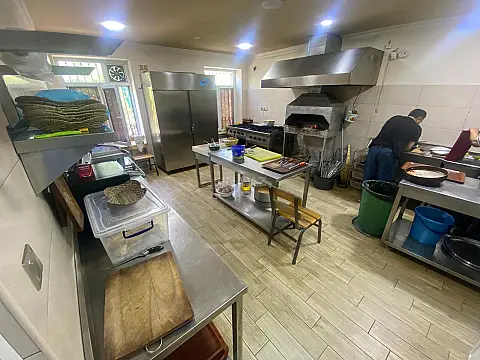 Satılır obyekt 260 m²