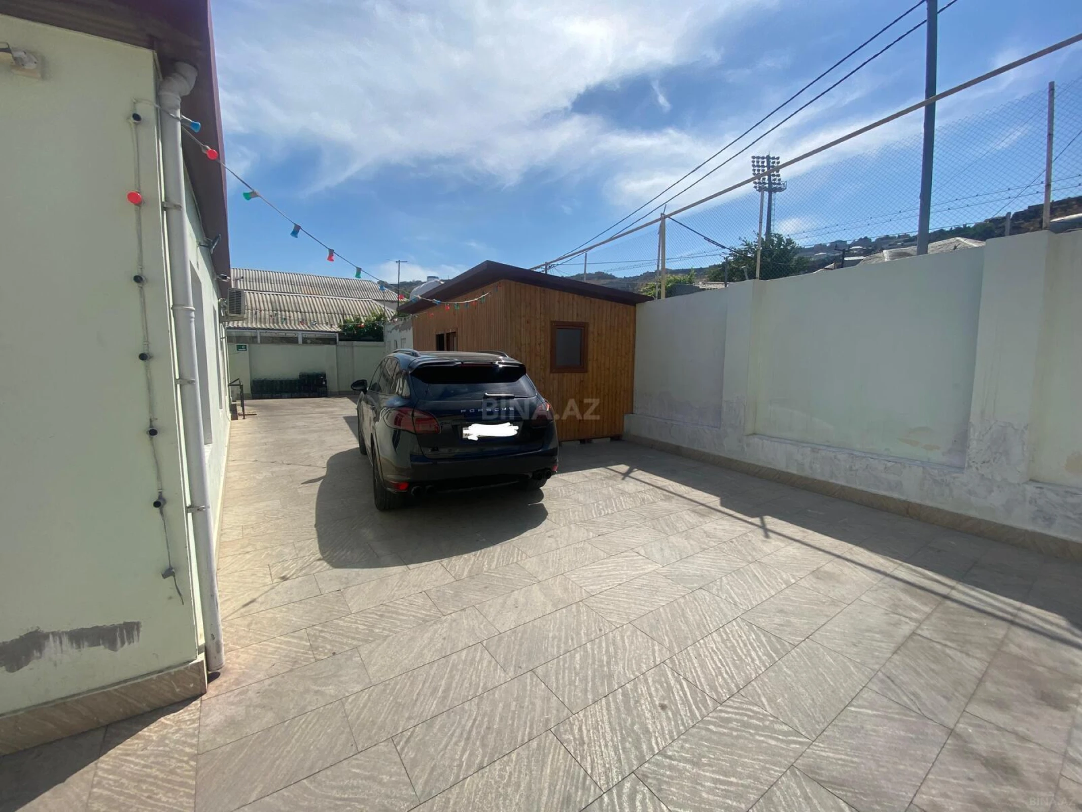 Satılır obyekt 260 m²