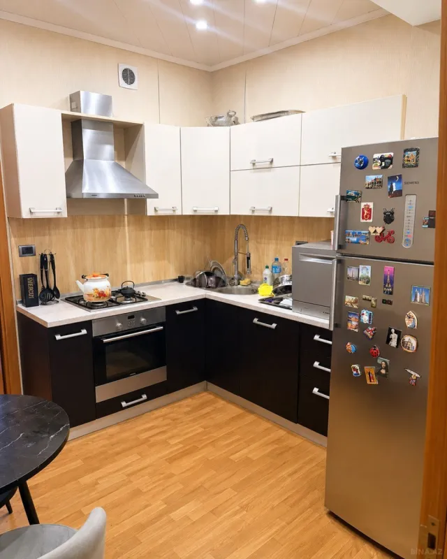 Kirayə verilir 2 otaqlı mənzil 80 m²