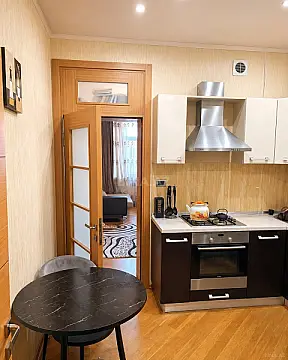 Kirayə verilir 2 otaqlı mənzil 80 m²