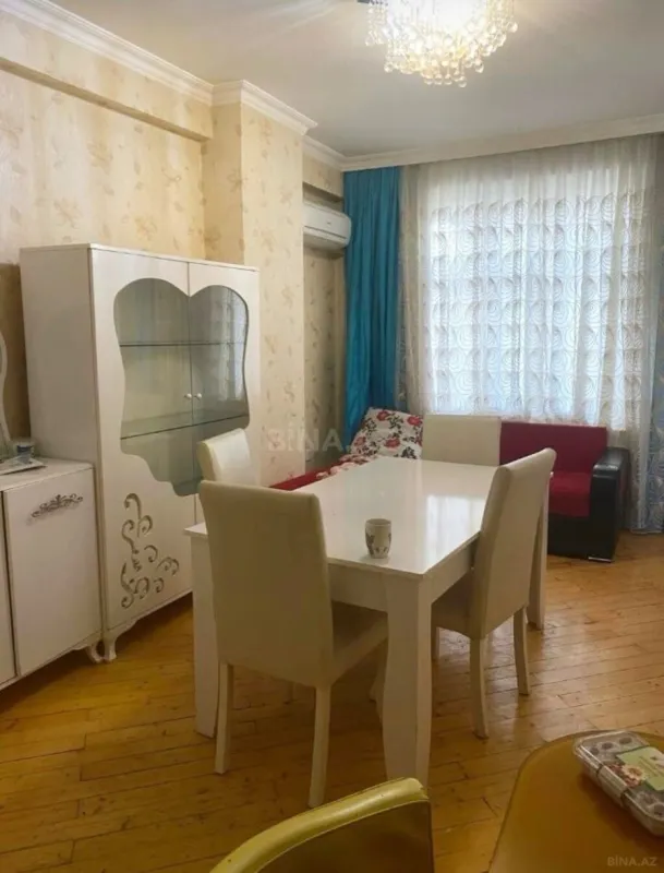 Kirayə verilir 2 otaqlı mənzil 60 m²