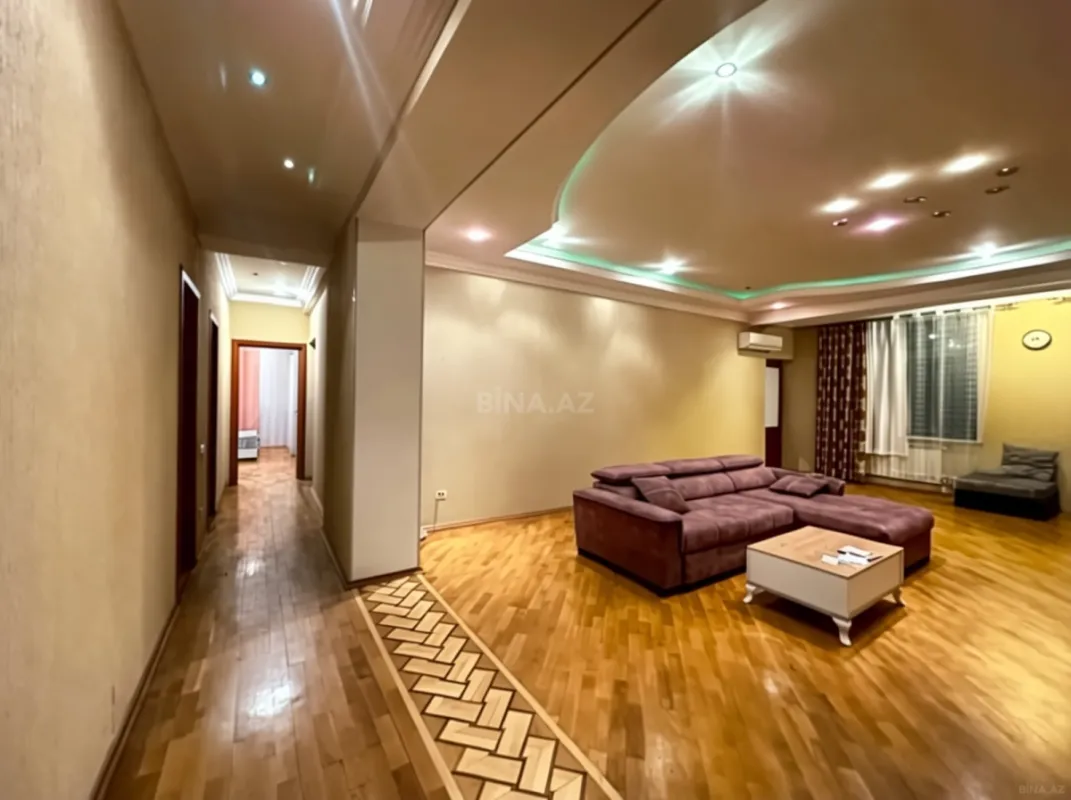 Kirayə verilir 3 otaqlı mənzil 145 m²