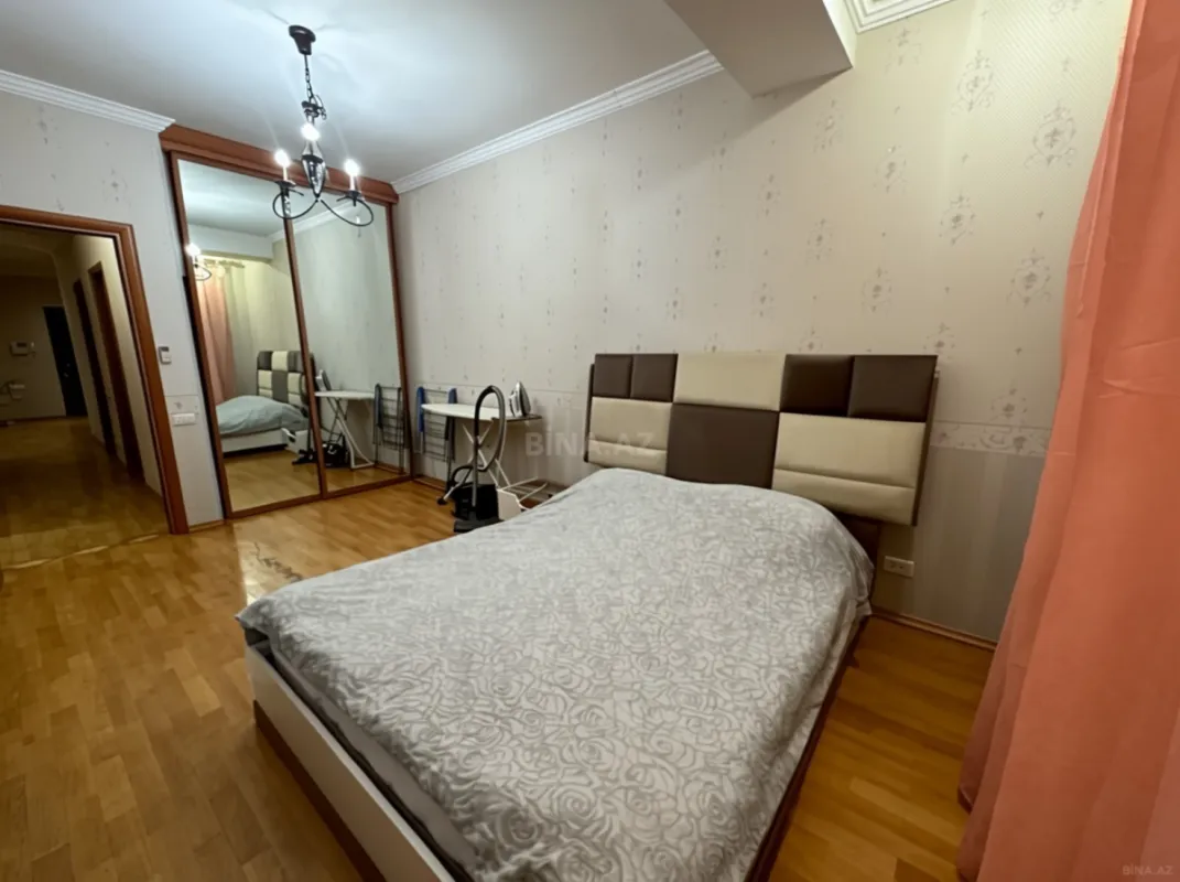 Kirayə verilir 3 otaqlı mənzil 145 m²