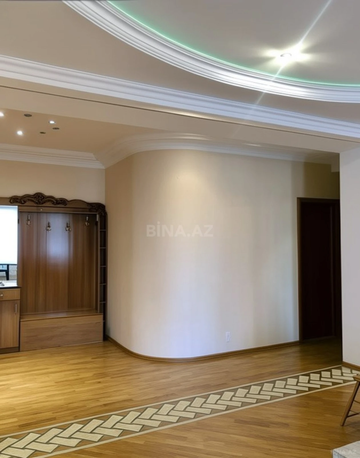 Kirayə verilir 3 otaqlı mənzil 145 m²