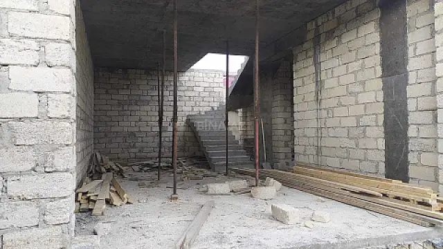 Satılır 4 otaqlı həyət evi 145 m²