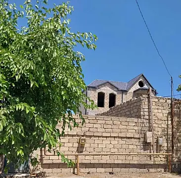 Satılır 4 otaqlı həyət evi 145 m²