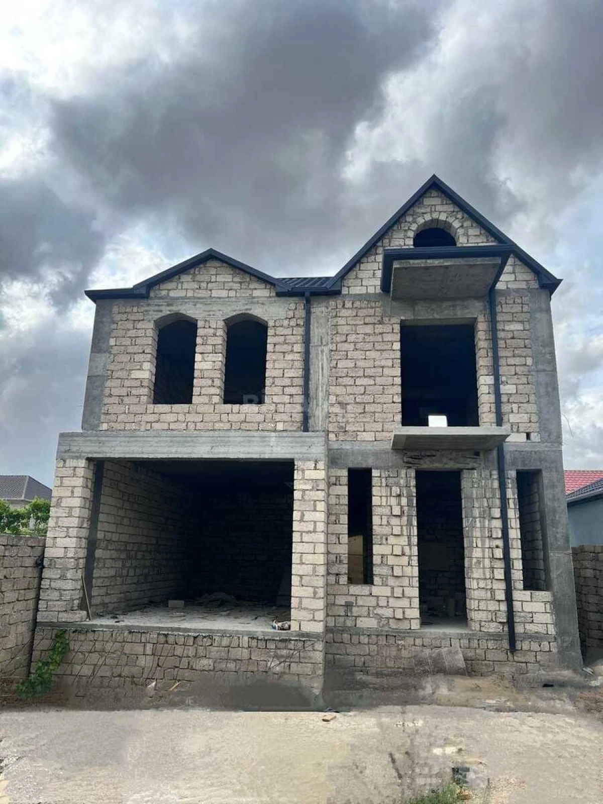 Satılır 4 otaqlı həyət evi 145 m²