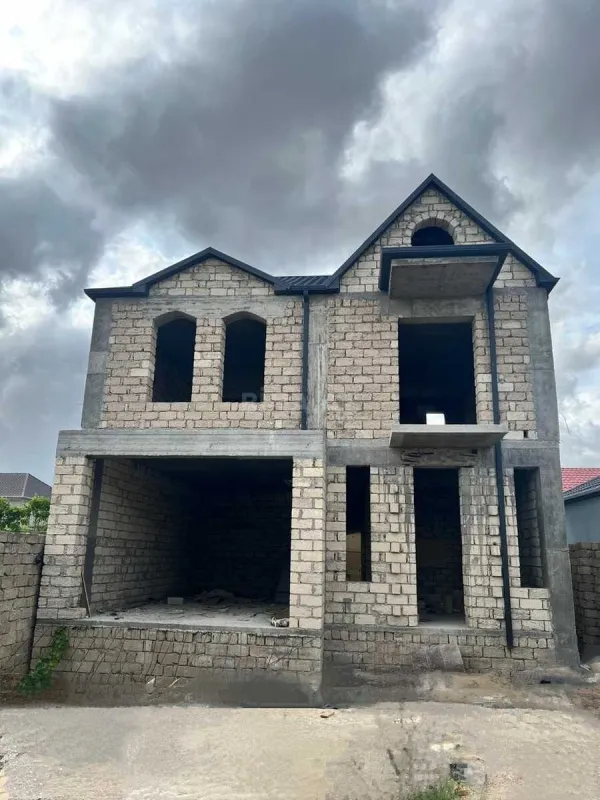 Satılır 4 otaqlı həyət evi 145 m²