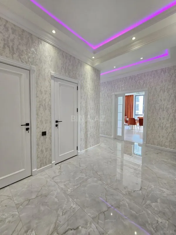 Kirayə verilir 3 otaqlı mənzil 113 m²