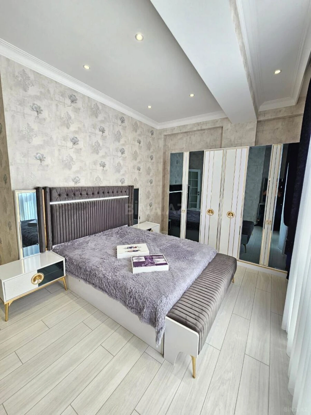 Kirayə verilir 3 otaqlı mənzil 113 m²
