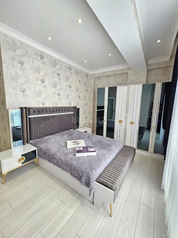 Kirayə verilir 3 otaqlı mənzil 113 m²