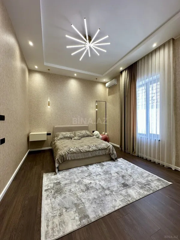 Satılır 4 otaqlı həyət evi 200 m²
