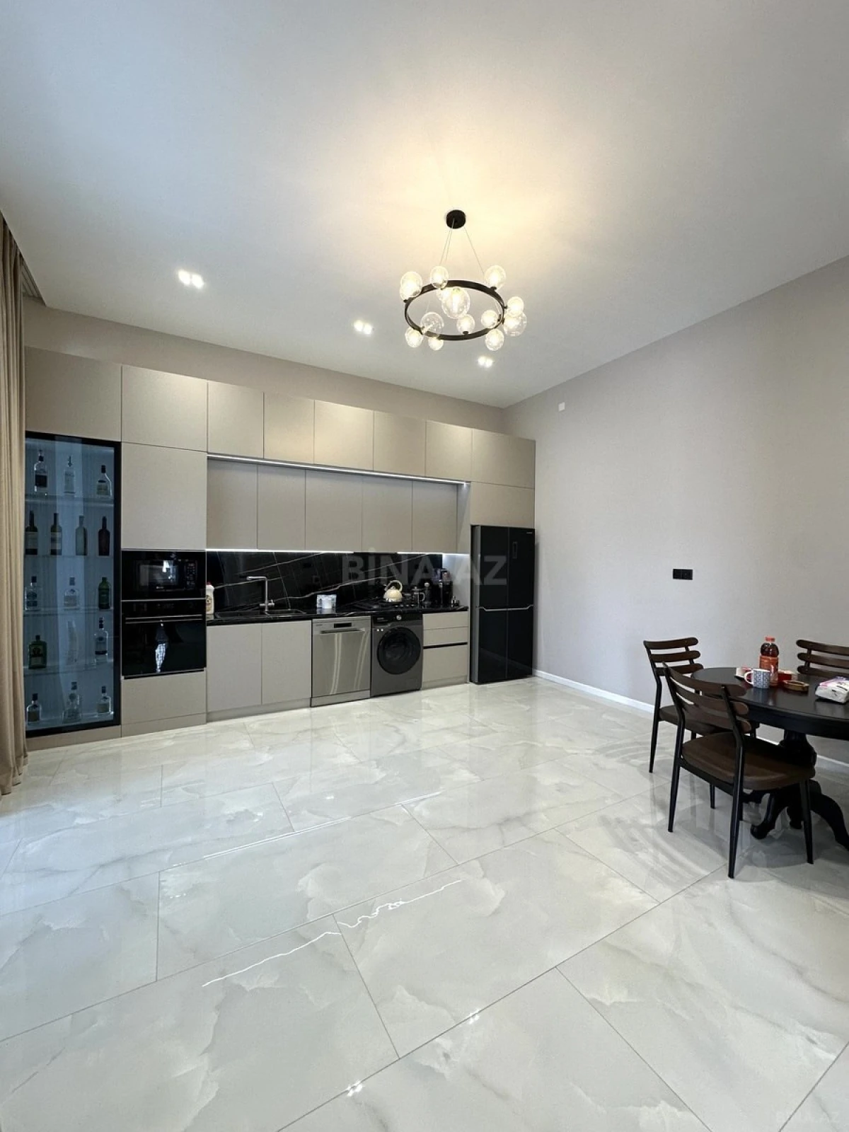 Satılır 4 otaqlı həyət evi 200 m²