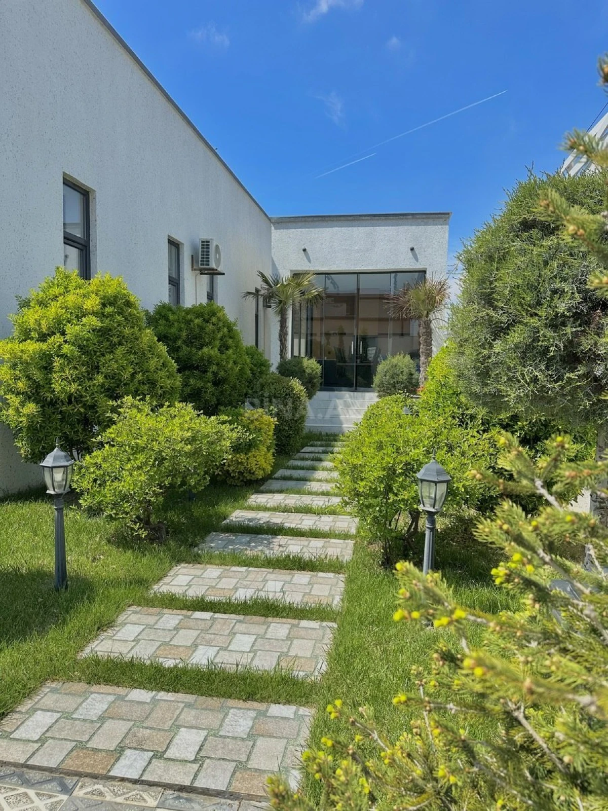 Satılır 4 otaqlı həyət evi 200 m²