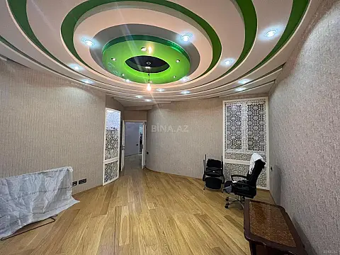 Satılır 4 otaqlı mənzil 181 m²