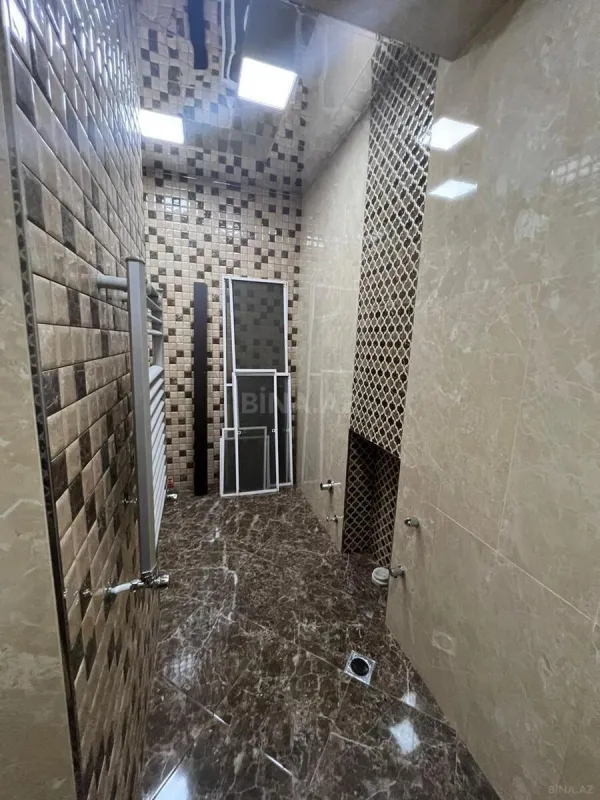 Satılır 4 otaqlı mənzil 181 m²