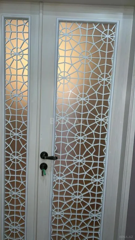 Satılır 4 otaqlı mənzil 181 m²