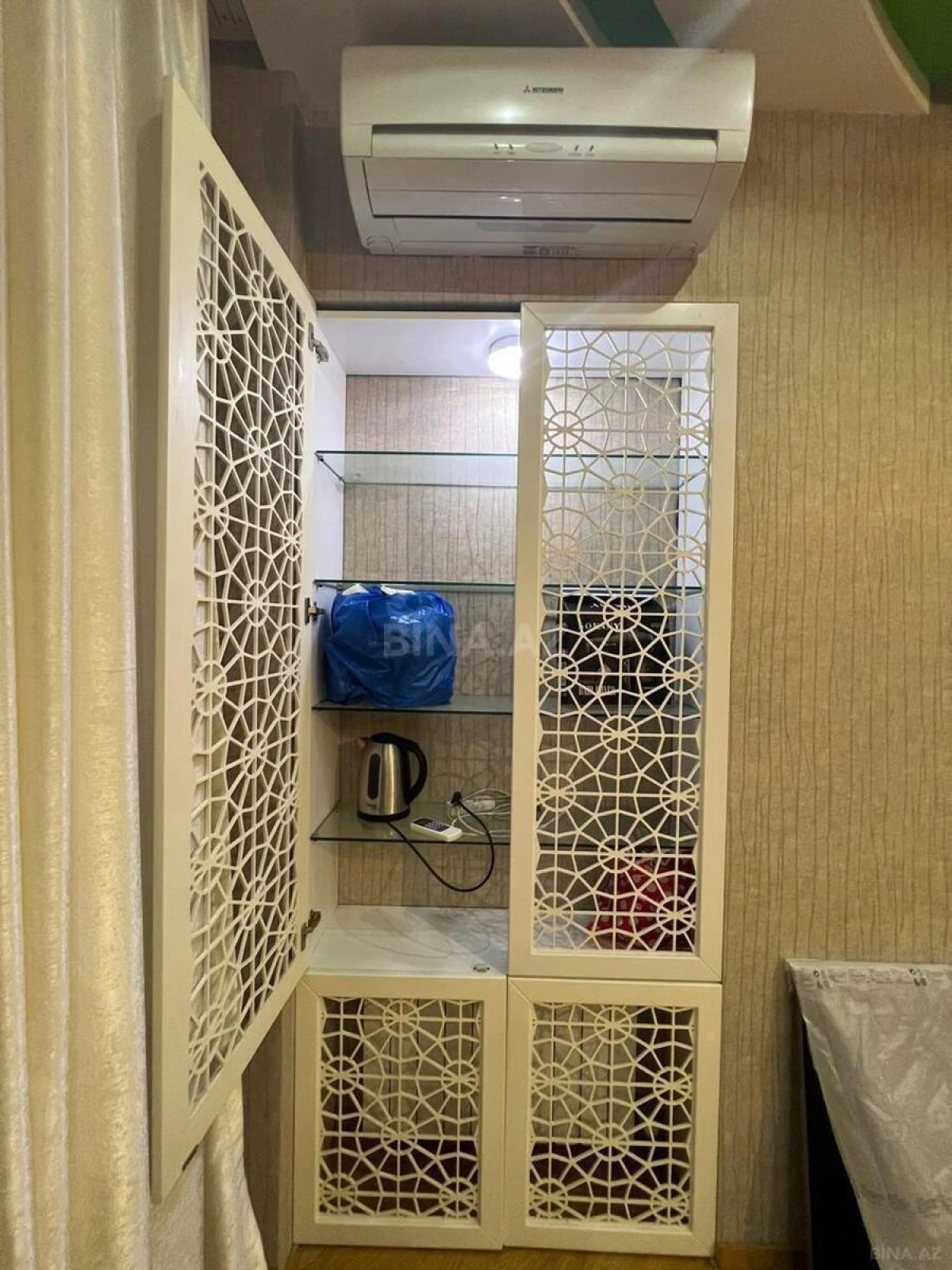 Satılır 4 otaqlı mənzil 181 m²