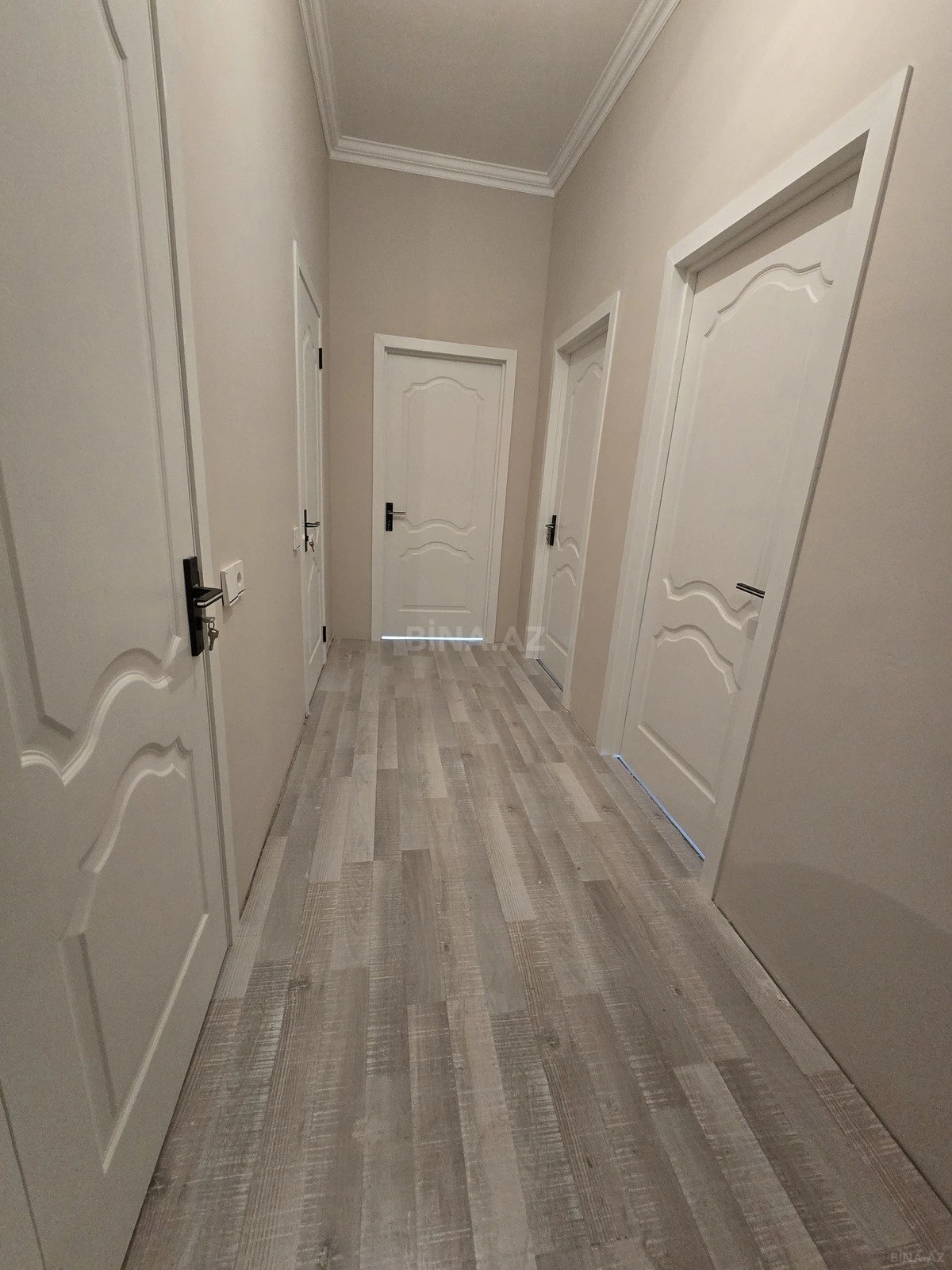 Satılır 2 otaqlı mənzil 85 m²