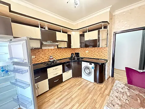 Kirayə verilir 2 otaqlı mənzil 70 m²