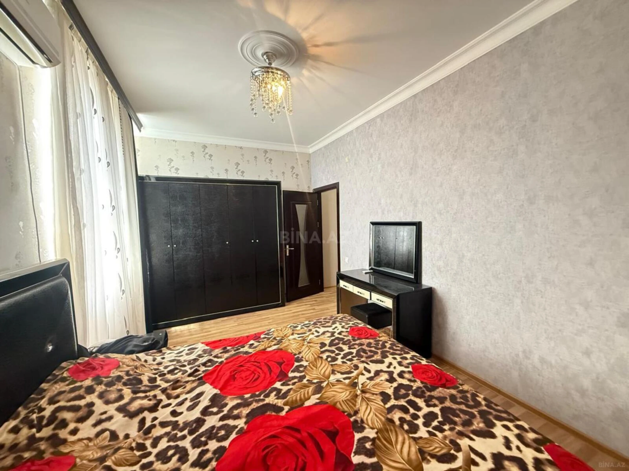 Kirayə verilir 2 otaqlı mənzil 70 m²
