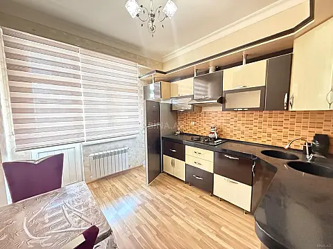 Kirayə verilir 2 otaqlı mənzil 70 m²