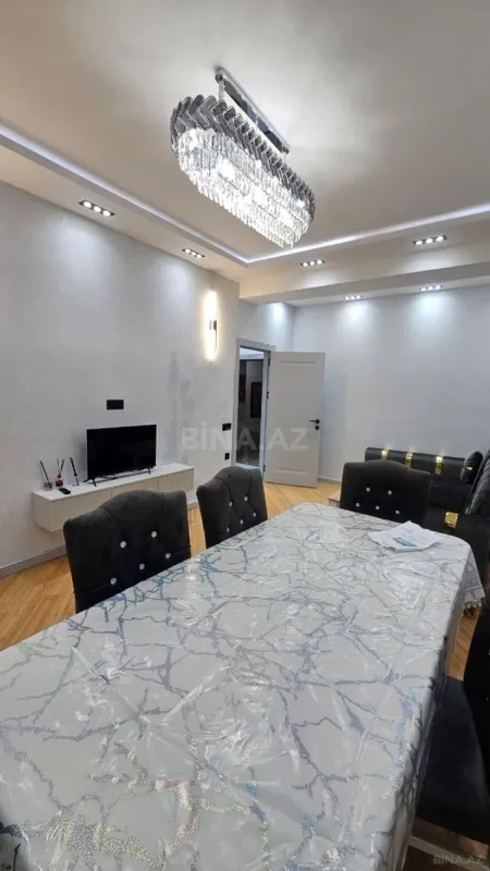 Kirayə verilir 2 otaqlı mənzil 80 m²