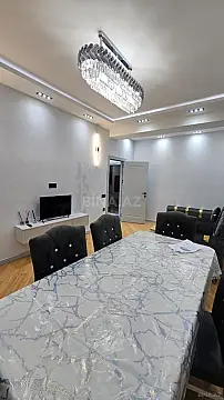 Kirayə verilir 2 otaqlı mənzil 80 m²