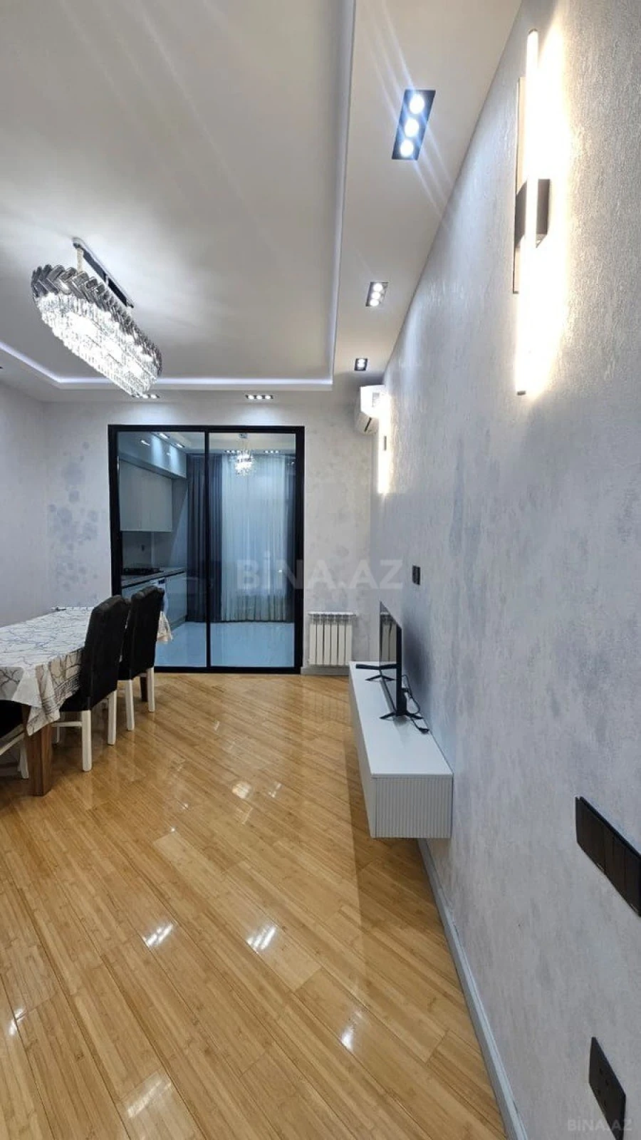 Kirayə verilir 2 otaqlı mənzil 80 m²