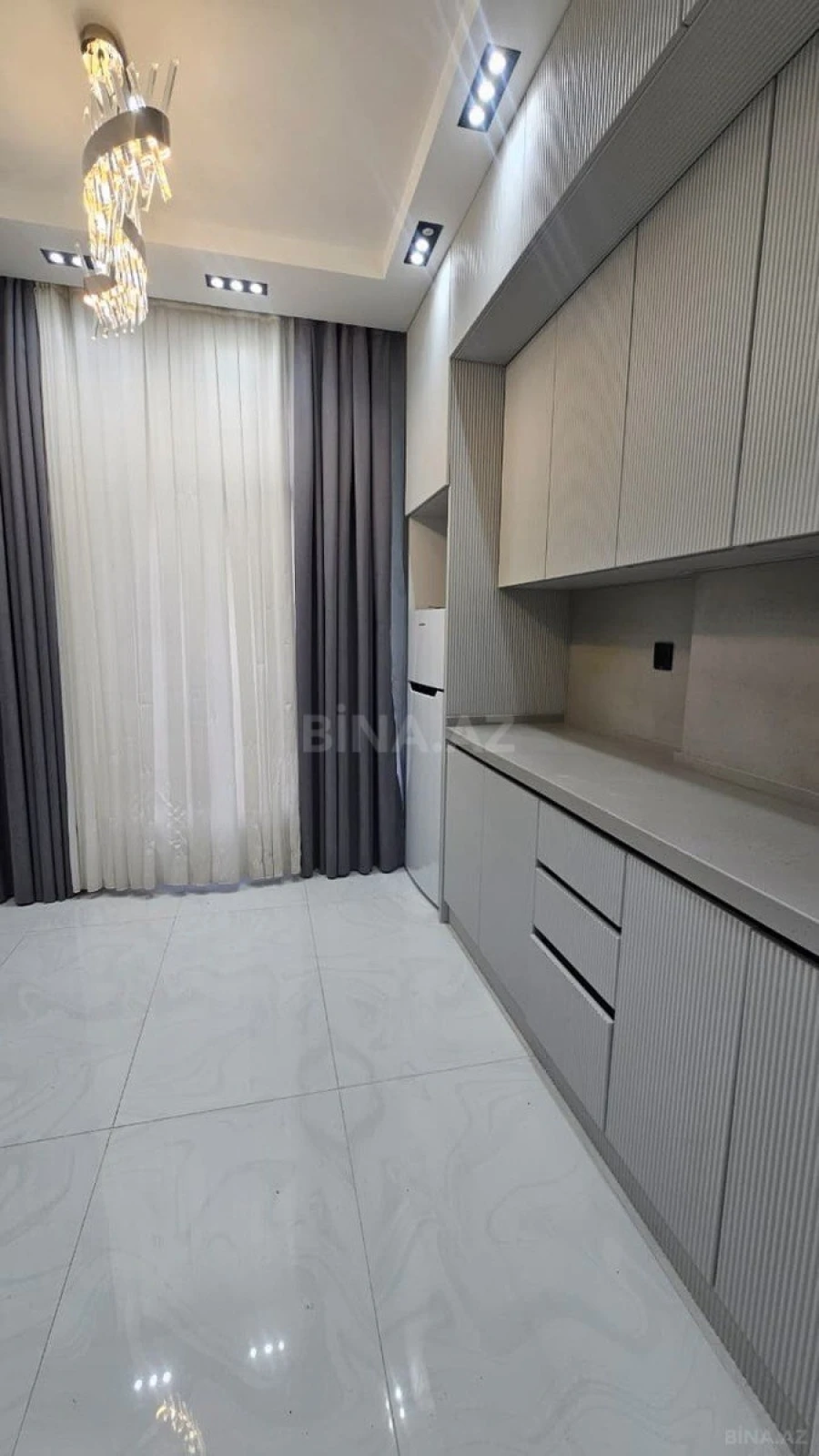 Kirayə verilir 2 otaqlı mənzil 80 m²