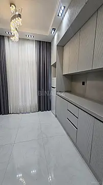 Kirayə verilir 2 otaqlı mənzil 80 m²