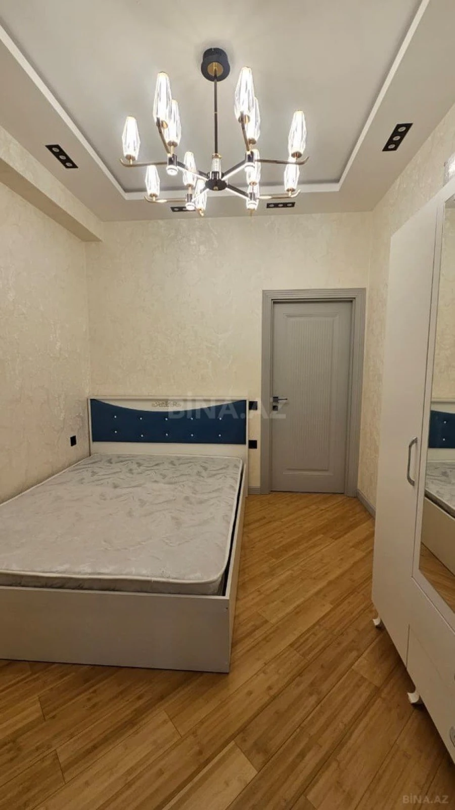 Kirayə verilir 2 otaqlı mənzil 80 m²