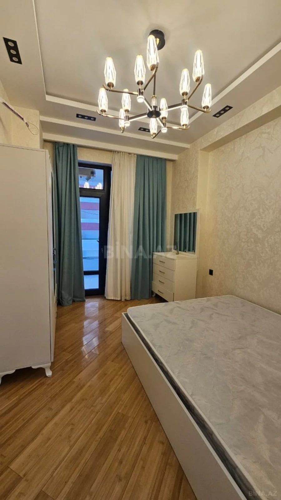 Kirayə verilir 2 otaqlı mənzil 80 m²