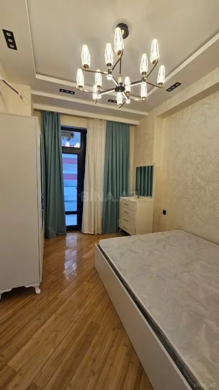 Kirayə verilir 2 otaqlı mənzil 80 m²
