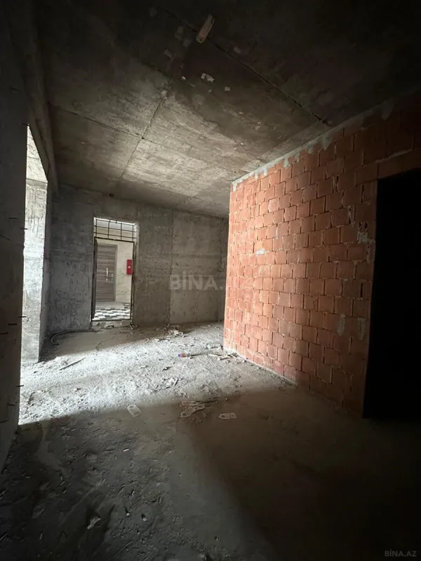 Satılır 4 otaqlı mənzil 146 m²