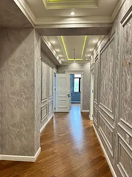Satılır 4 otaqlı mənzil 143 m²