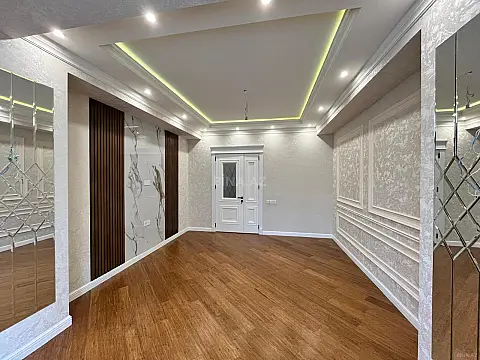 Satılır 4 otaqlı mənzil 143 m²