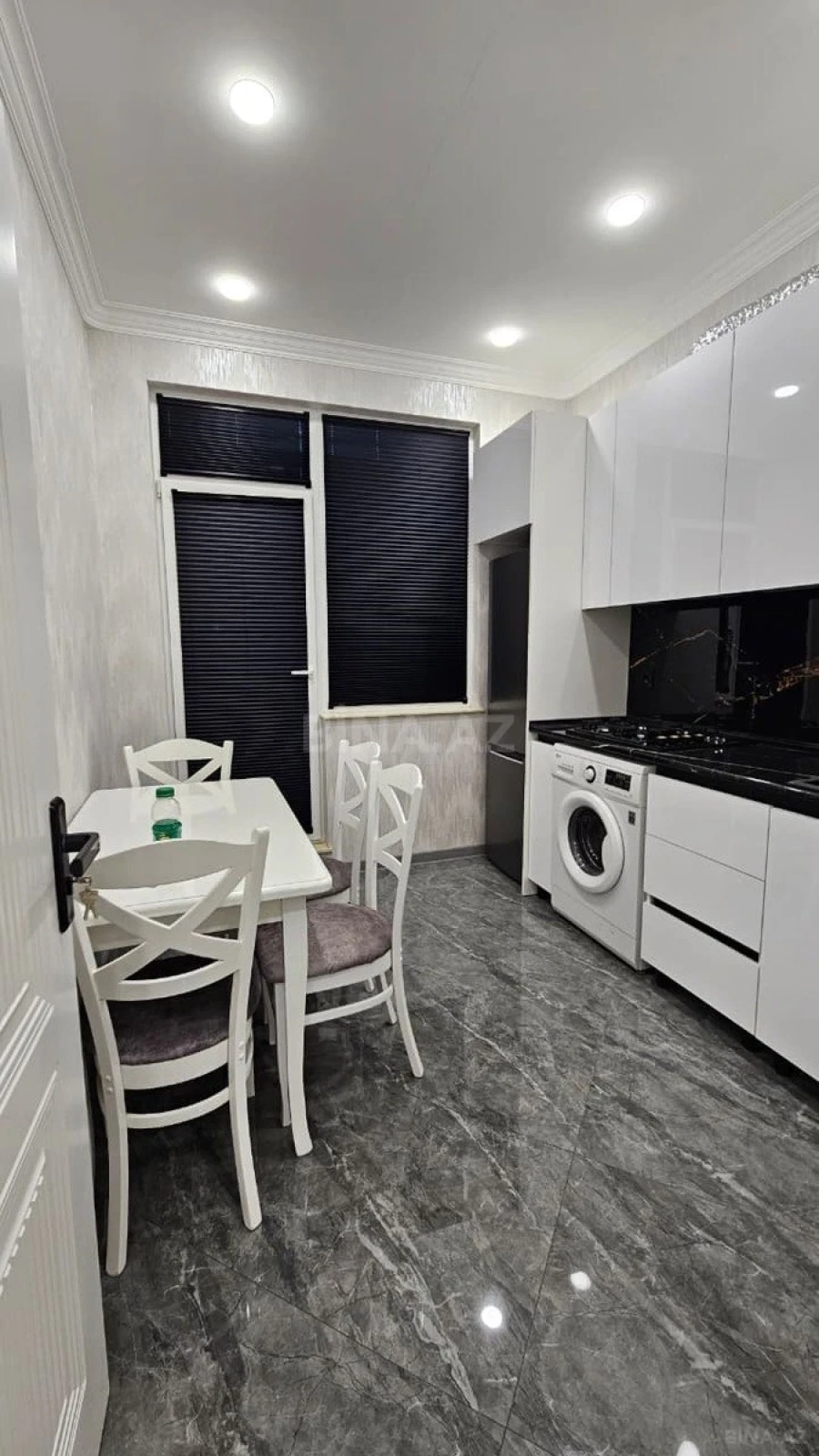 Kirayə verilir 2 otaqlı mənzil 65 m²