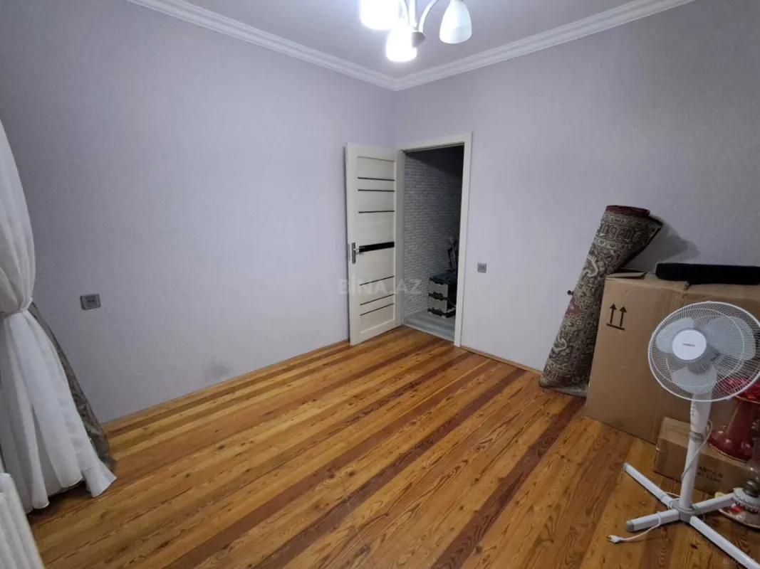 Satılır 4 otaqlı mənzil 80 m²