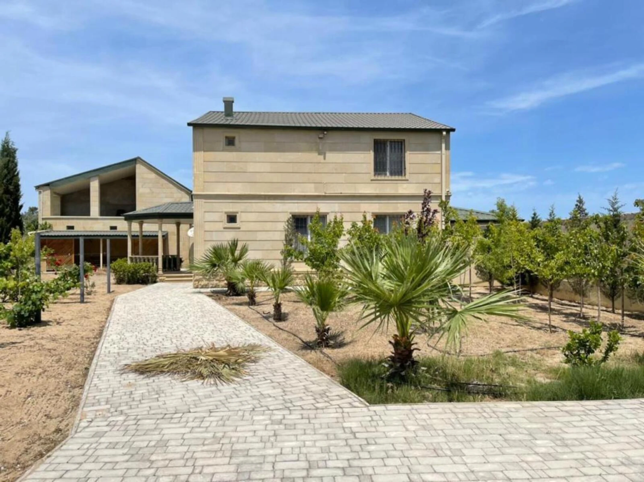 Kirayə verilir 5 otaqlı həyət evi 250 m²