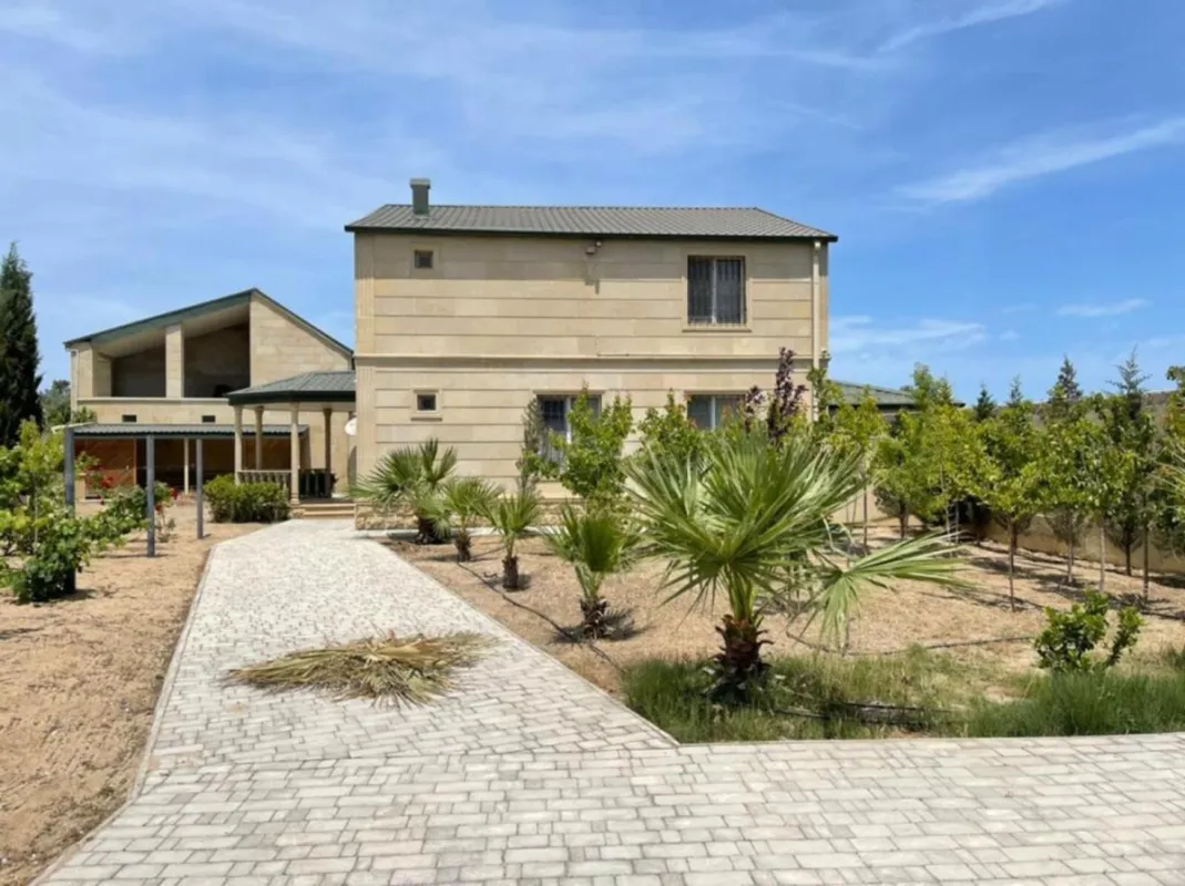 Kirayə verilir 5 otaqlı həyət evi 250 m²
