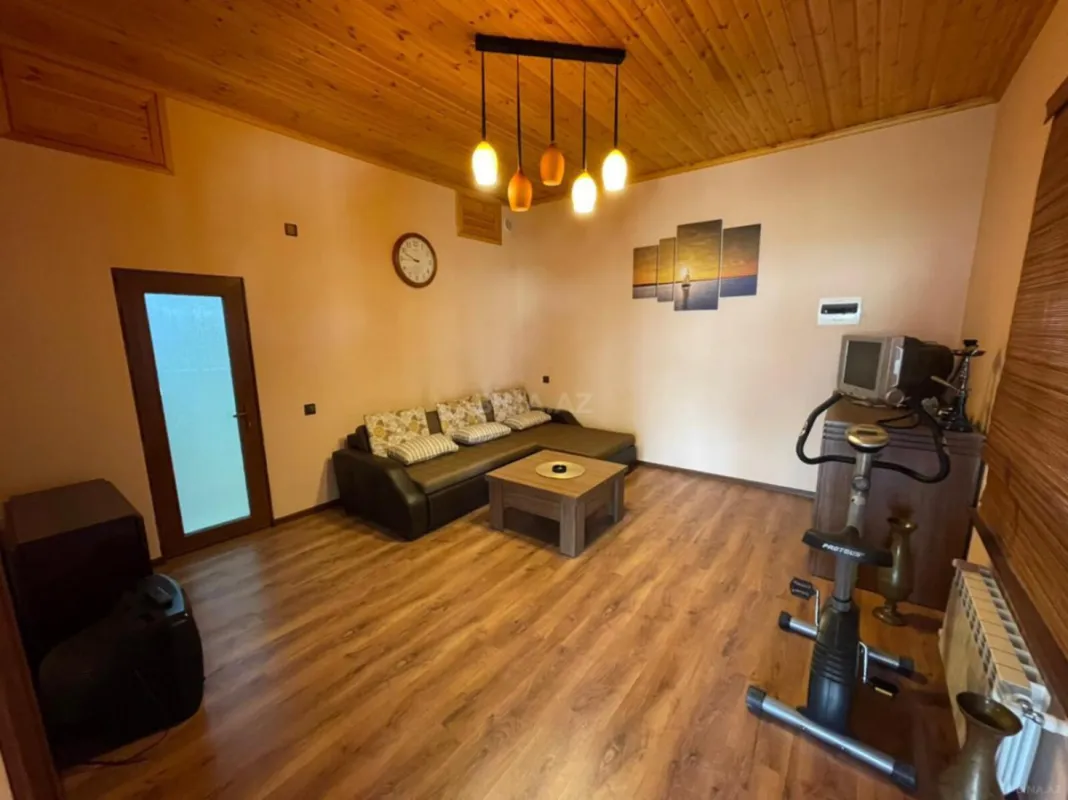 Kirayə verilir 5 otaqlı həyət evi 250 m²